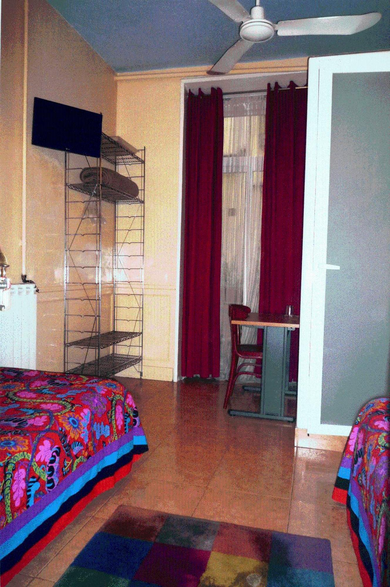 Hostal La Fontana Madryt Zewnętrze zdjęcie