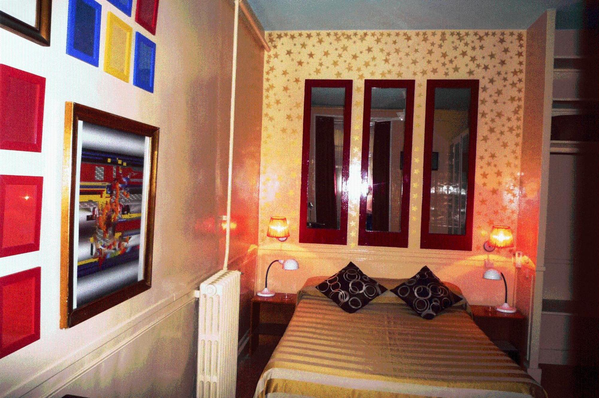 Hostal La Fontana Madryt Zewnętrze zdjęcie