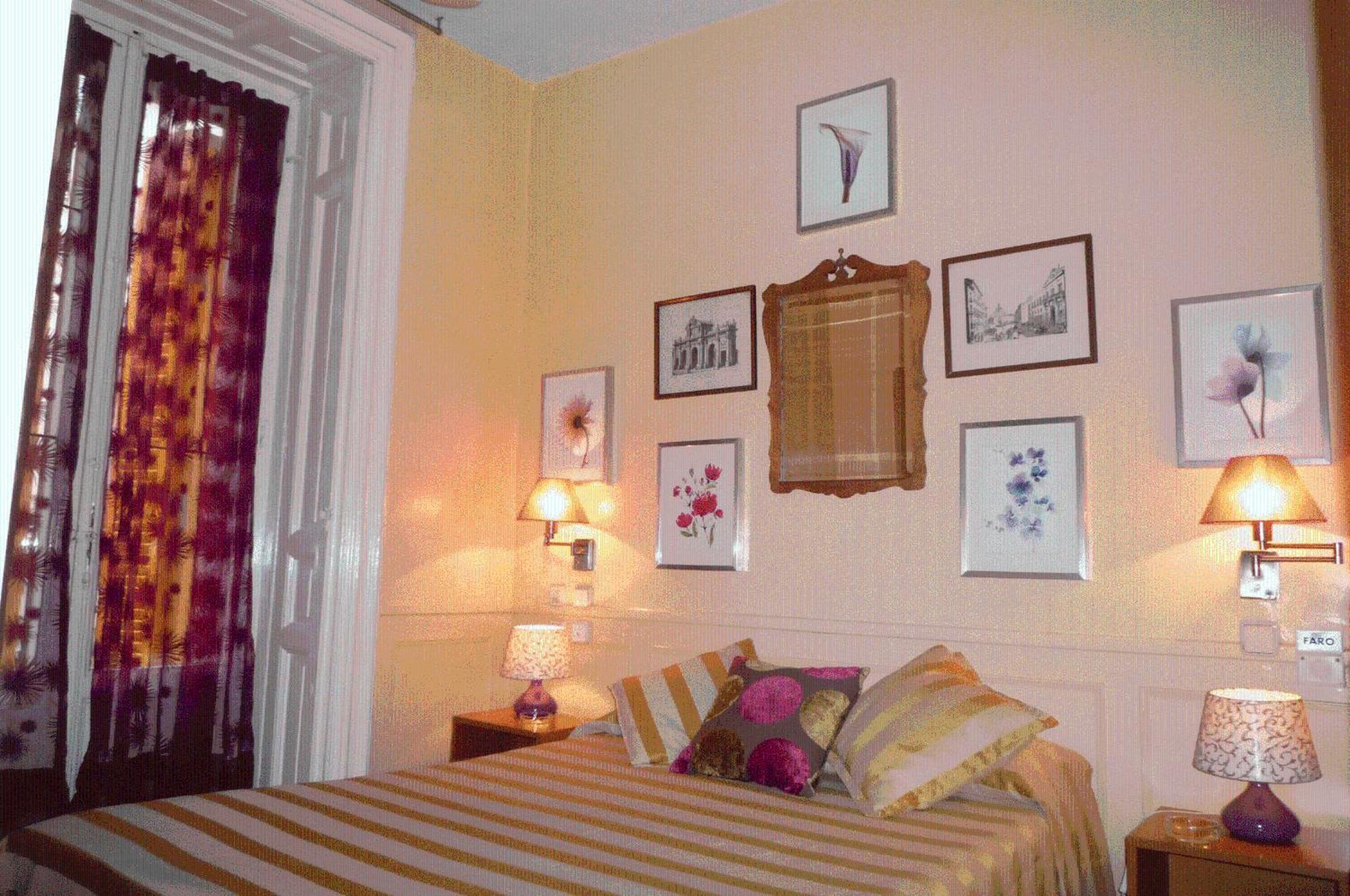 Hostal La Fontana Madryt Zewnętrze zdjęcie
