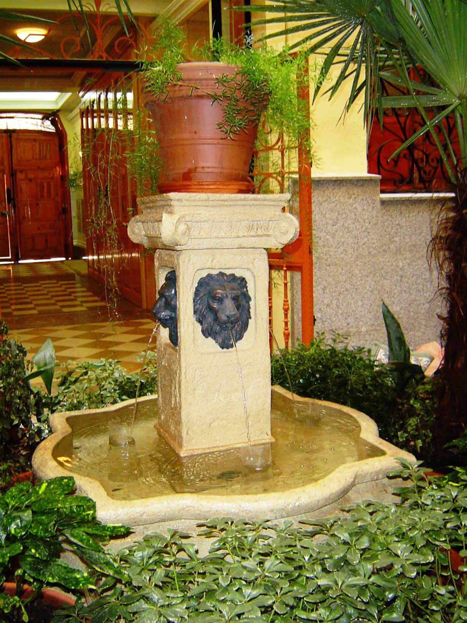 Hostal La Fontana Madryt Zewnętrze zdjęcie