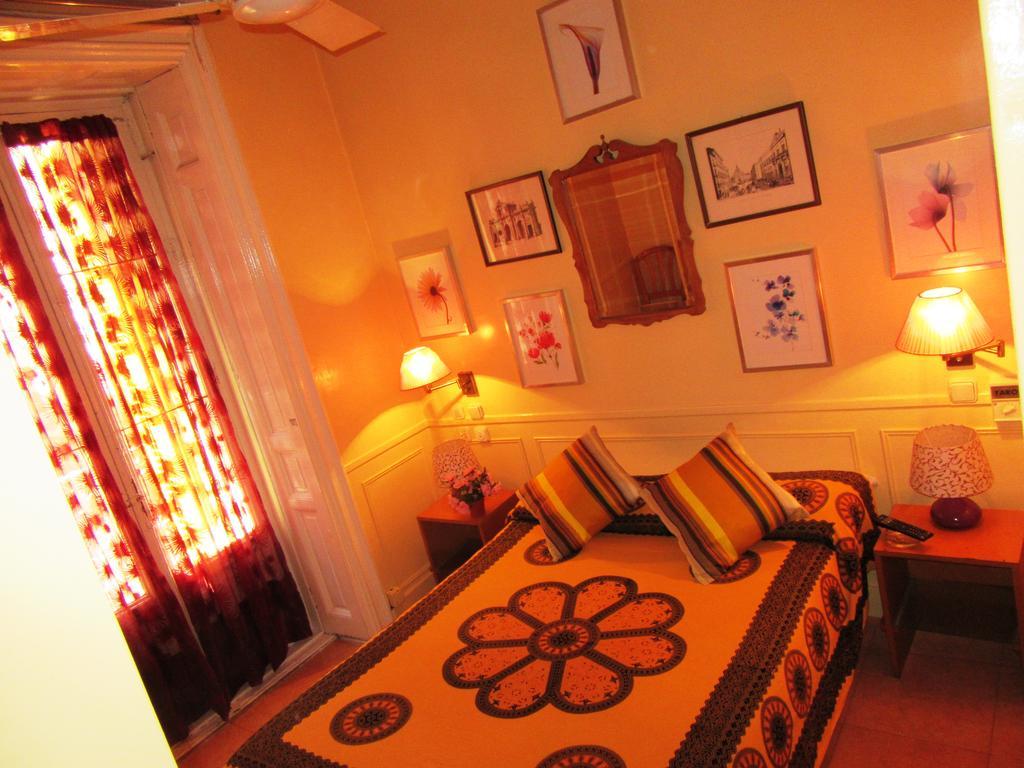 Hostal La Fontana Madryt Zewnętrze zdjęcie