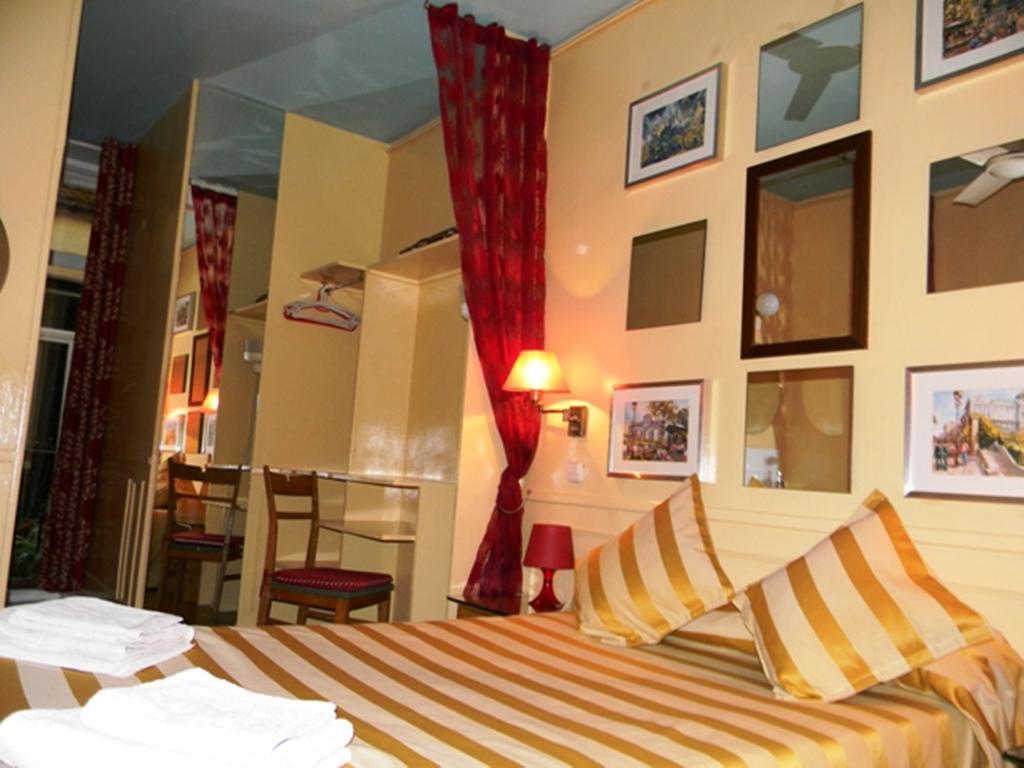 Hostal La Fontana Madryt Zewnętrze zdjęcie