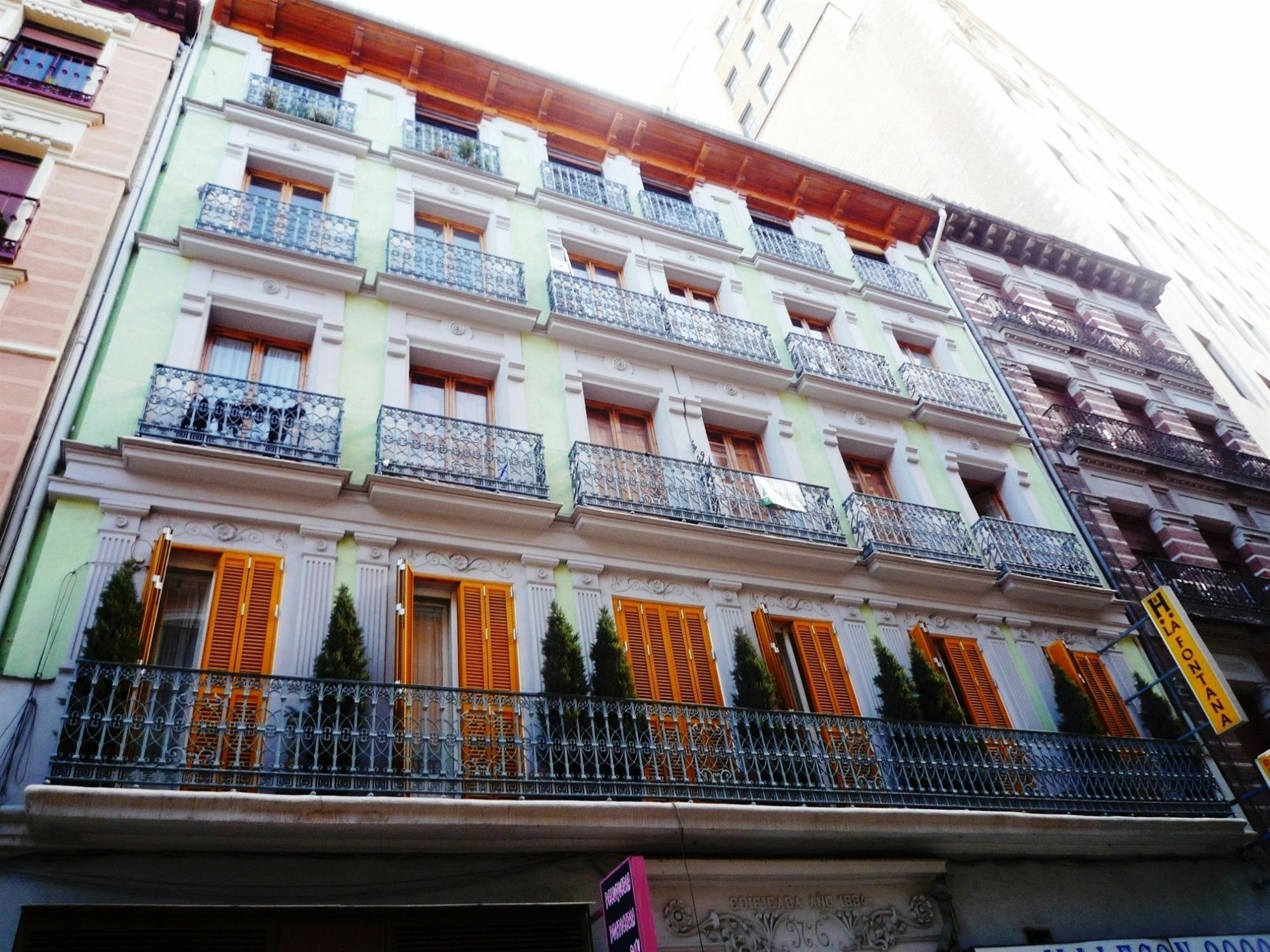 Hostal La Fontana Madryt Zewnętrze zdjęcie