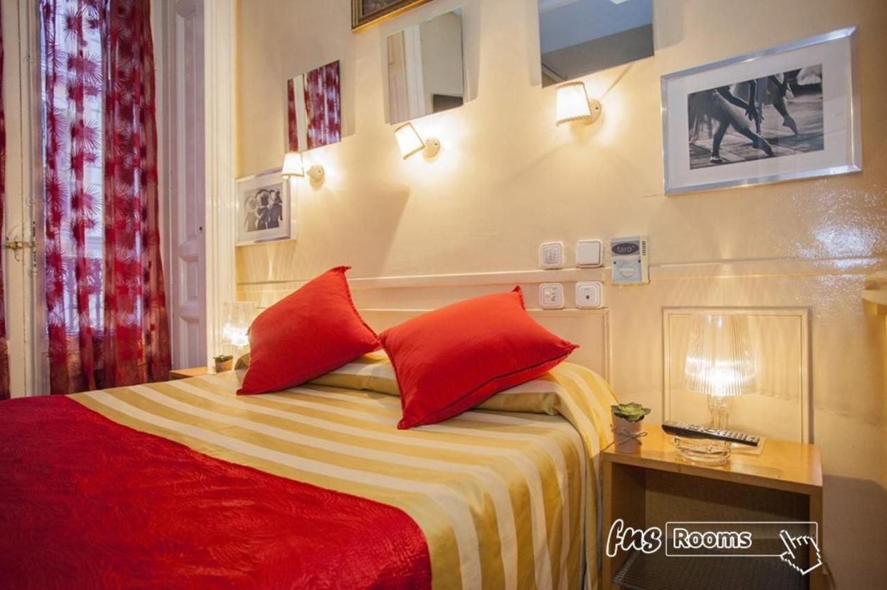Hostal La Fontana Madryt Zewnętrze zdjęcie
