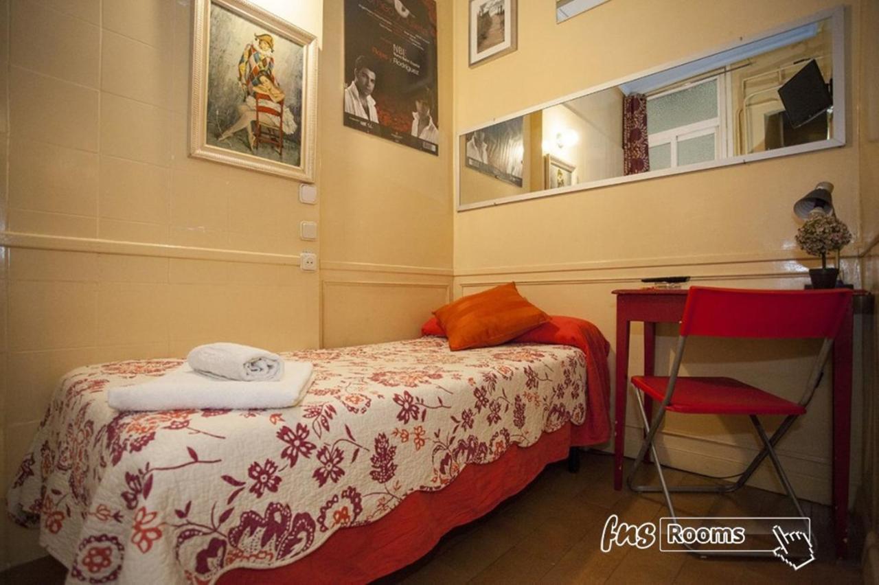 Hostal La Fontana Madryt Zewnętrze zdjęcie
