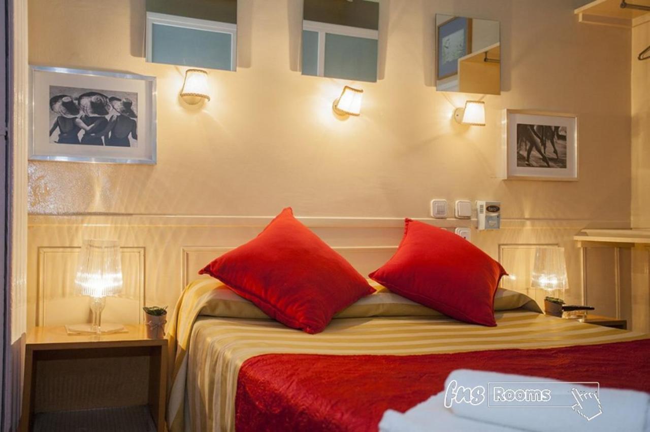 Hostal La Fontana Madryt Zewnętrze zdjęcie