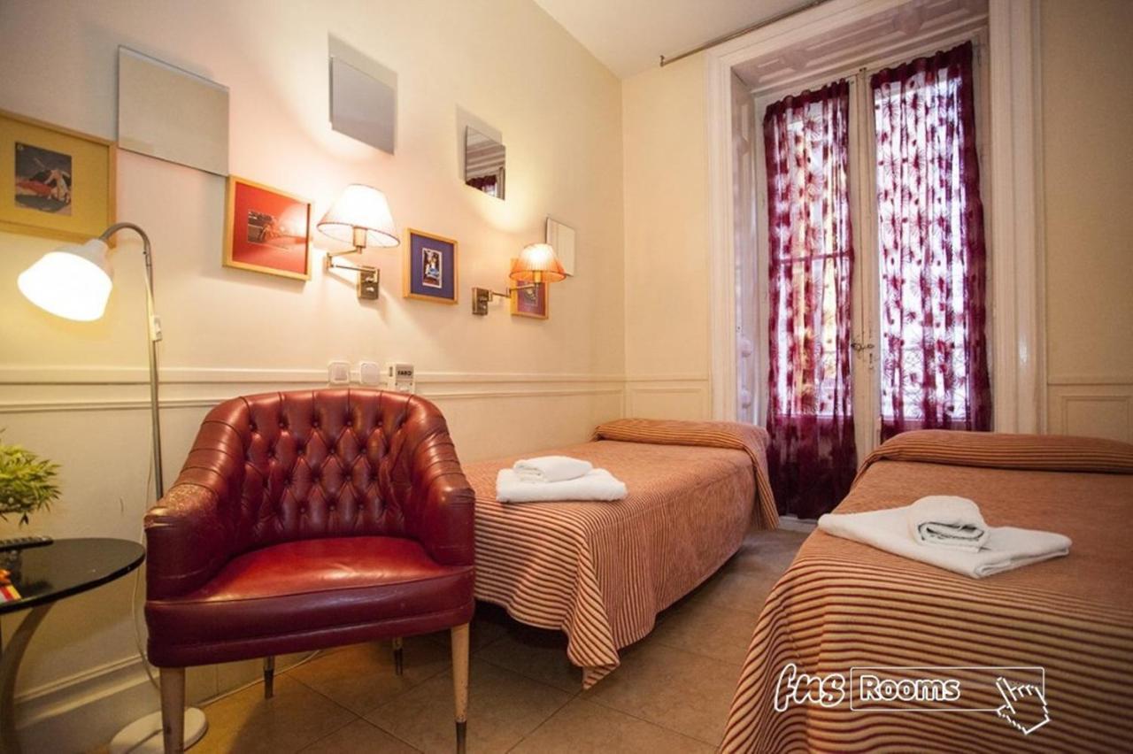 Hostal La Fontana Madryt Zewnętrze zdjęcie
