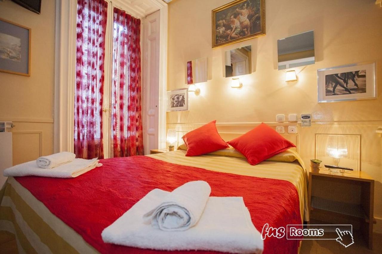 Hostal La Fontana Madryt Zewnętrze zdjęcie